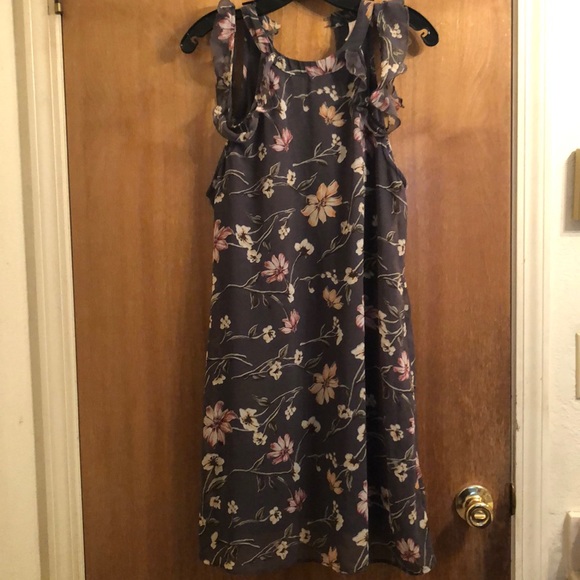 Sleeveless Grey Floral Dress - Picture 1 of 4